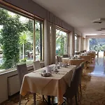 Park Castello Отель Финале Лигуре