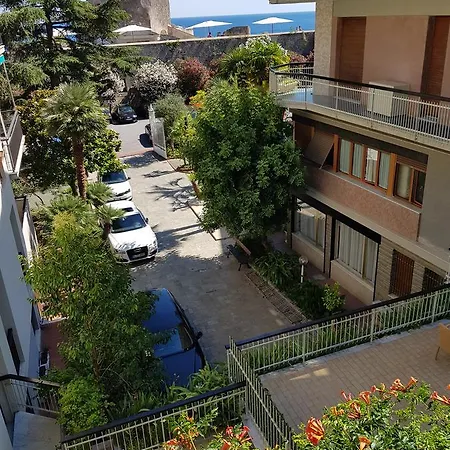 Park Castello Otel 3*