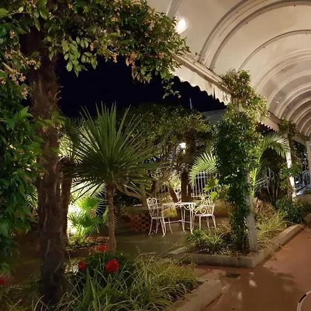 מלון Park Castello