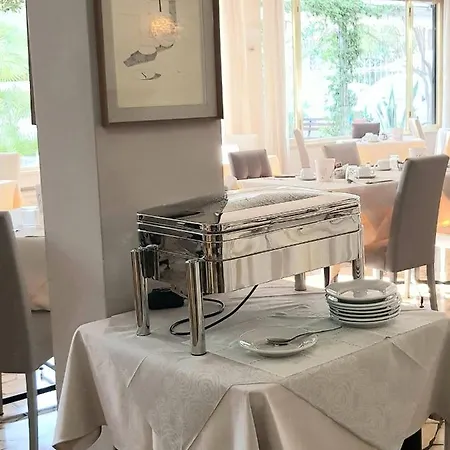 Park Castello Отель Финале Лигуре